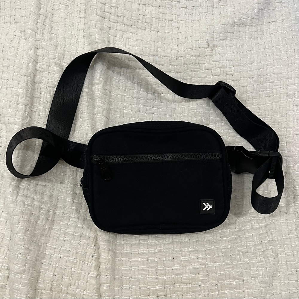 Thread Wallets Black Fanny Pack Adjustable Crossbody Belt Bag NWOT